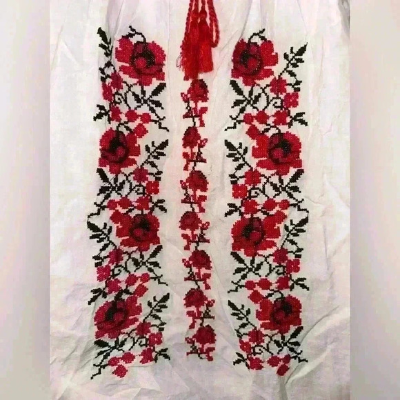 Karina White Top With Red Floral Embroidery & Tassels Size Small - Picture 4 of 6